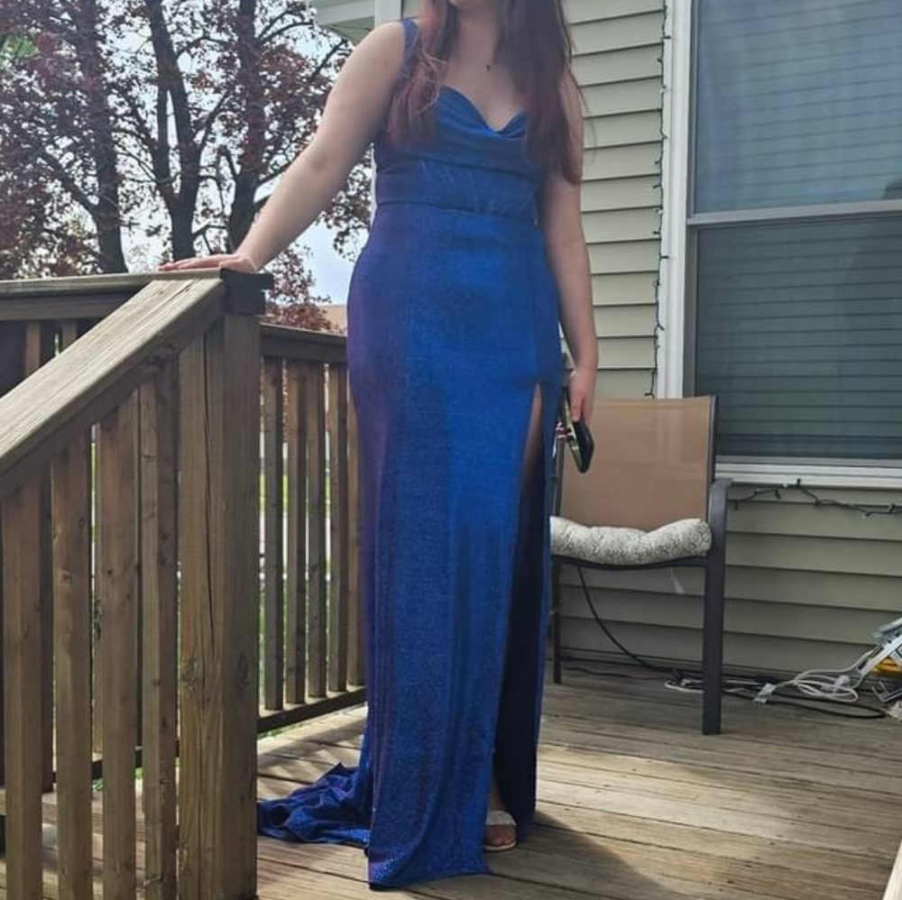 Dillards prom dress. Women's 16. Blue with pink glitter colorshift